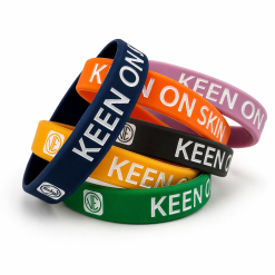 Siliconen polsbandjes met reliëf & kleurvulling Cintapunto®